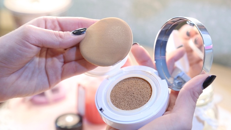 cliomakeup-fondotinta-cushion-novità-2019-4-apllicatore-spugna